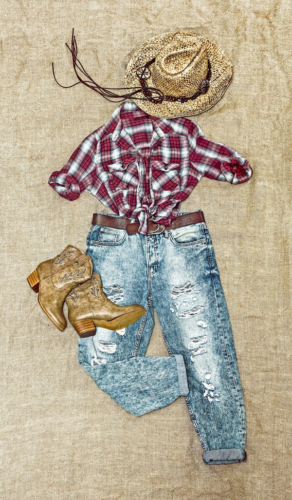 Les vêtements et chaussures de cowgirl : tradition et modernité ?