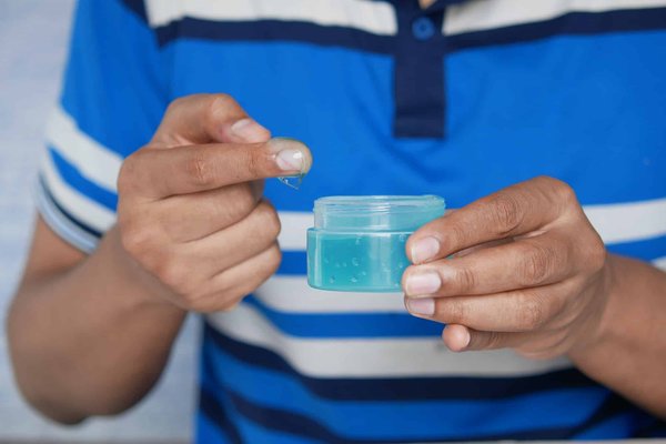 La cire cheveux pour homme : le secret d'une coiffure parfaite