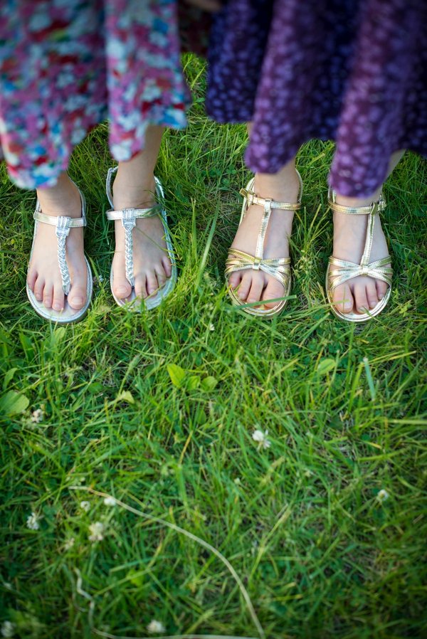 Des pas légers avec les sandales les tropéziennes par m. belarbi